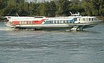Hydrofoil on the Danube River<br>Tragfl&uuml;gelboot auf der Donau