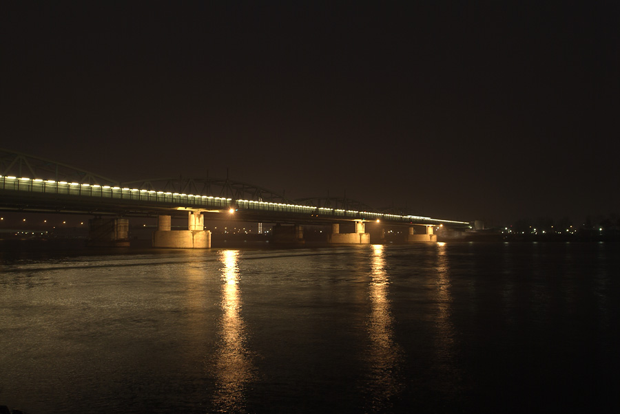 nachtbild.jpg (102739 Byte)