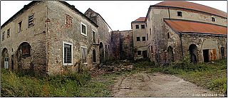 Schlo&szlig; Neugeb&auml;ude - Oktober 2002