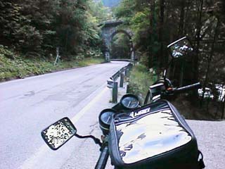 990628-1.jpg (25818 Byte)